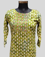 Elegant Green Floral Printed Kurti for Women – Ethnic Wear with Red & White Motifs