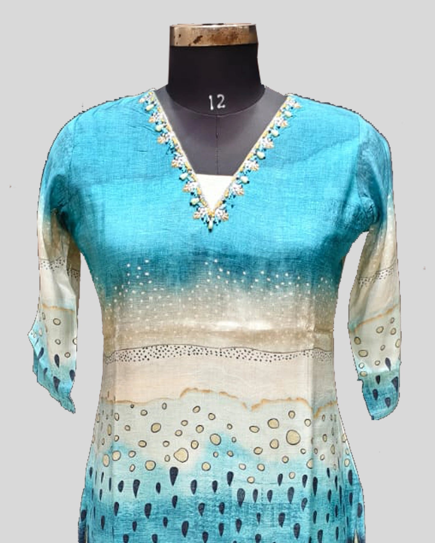 Turquoise to Beige Gradient Kurti – V-Neck with Embellished & Artistic Motifs